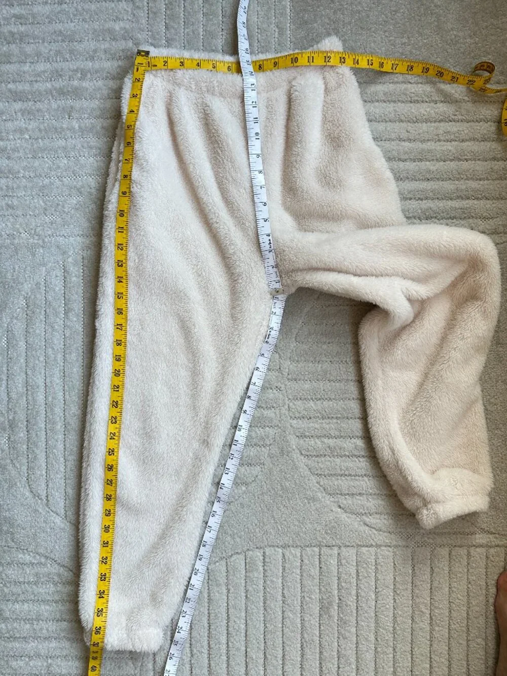 Women’s M Fluffy Fleece Pajama Set Ivory White Plush 2 Piece Loungewear